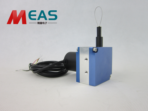 ����λ�ƾ��a����Һ������C�ϵđ���