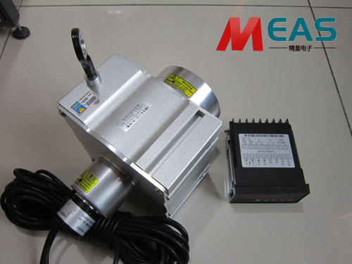 ����������λ�ƾ��a�����x��С����ָ�c(di��n)�Ի�